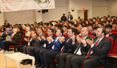 Vali Aygöl üniversite öğrencileriyle buluştu