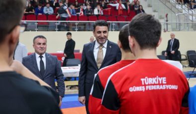 Vali Aygöl, U15 Türkiye Şampiyonası Güreş Müsabakalarını Takip Etti