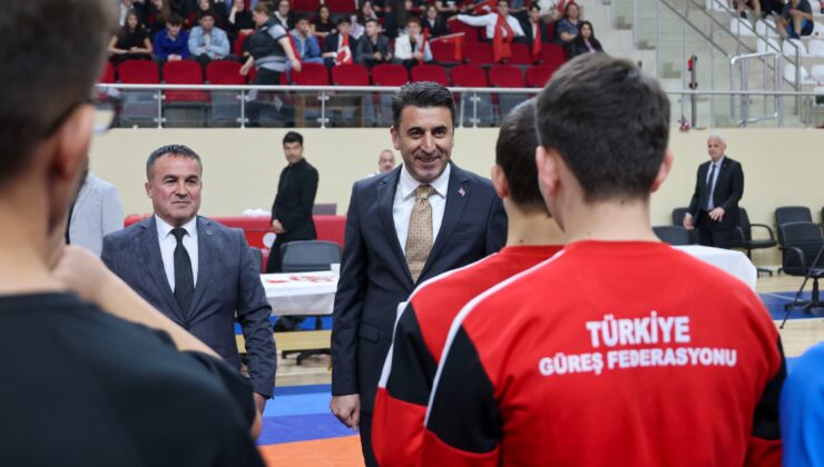 Vali Aygöl, U15 Türkiye Şampiyonası Güreş Müsabakalarını Takip Etti