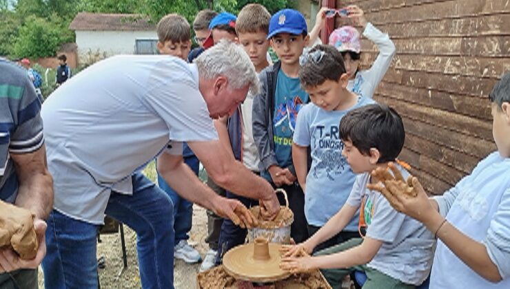 Minik Eller Çamurla Sanata Dokundu: Geleceğin Çömlekçileri İlk Derslerini Aldı