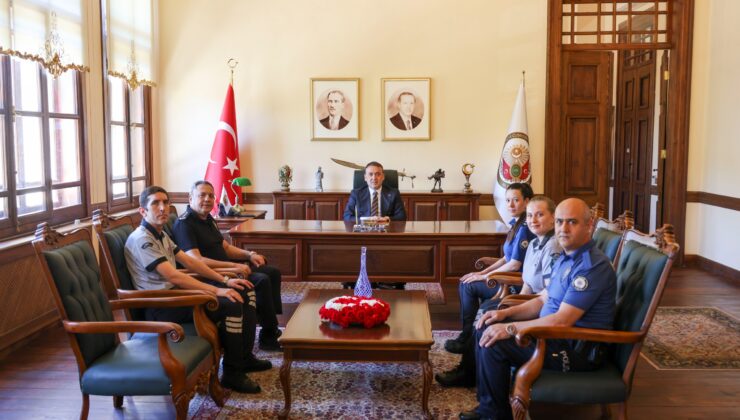 Vali Sözer, Özel Güvenlik Personelini Makamında Kabul Etti