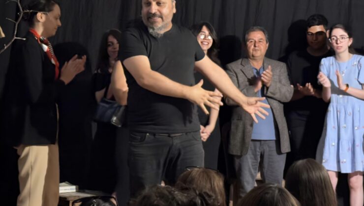 DEFNE’DE TİYATRO SALONU İSTİYORUZ!