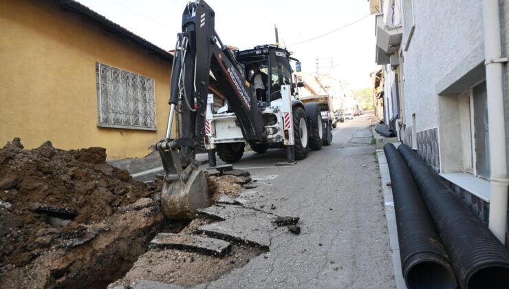 KANALİZASYON HATTI YENİLEME ÇALIŞMALARI DEVAM EDİYOR