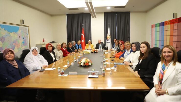 Zekiye Tekin, AK Parti Kadın Kolları İstişare Toplantısına Katıldı