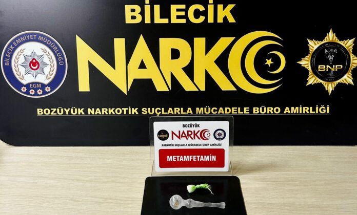 BOZÜYÜK’TE NARKOTİK OPERASYONU: UYUŞTURUCU VE APARATLAR ELE GEÇİRİLDİ
