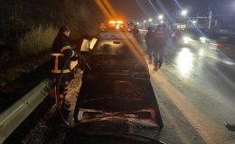 Pazaryeri’nde Seyir Halindeki Otomobil Alev Aldı