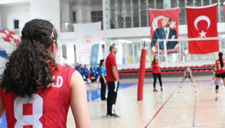BOZÜYÜK’ÜN GURURU SULTANLAR! BELEDİYE SPOR KULÜBÜ VOLEYBOLDA TARİH YAZDI