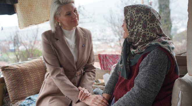 Aşevi Yemekleri Başkanın Eliyle Vatandaşlara Ulaştı