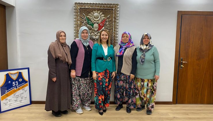 Pazaryeri’nde Şalvarlı Dayanışma: İlçe Kadınlarından Başkan Zekiye Tekin’e Anlamlı Ziyaret