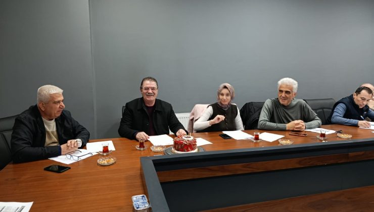 Meclis Salonunda Sürpriz Doğum Günü