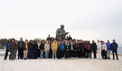 İstanbul Maltepeli öğrencilerden Çanakkale’ye duygusal ziyaret