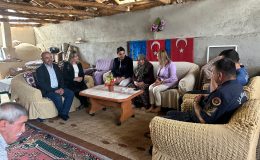 Refiye Anne Bayramda Yalnız Kalmadı