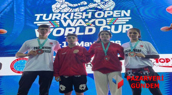 Pazaryeri’nin Altın Yumrukları Dünya Kupası’nda Tarih Yazdı