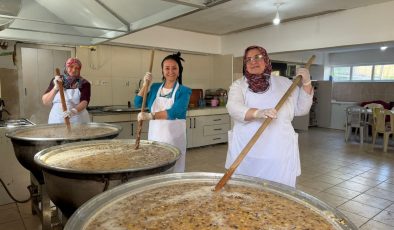 5 BİN KİŞİLİK AŞURE YAPILARAK, TÜM İLÇEYE DAĞITILDI