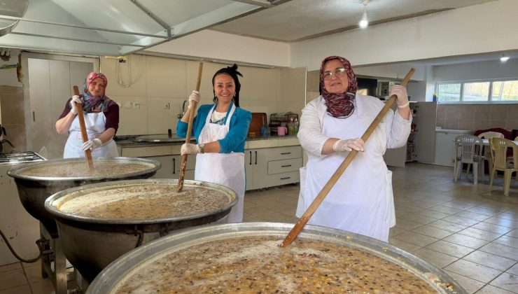 5 BİN KİŞİLİK AŞURE YAPILARAK, TÜM İLÇEYE DAĞITILDI