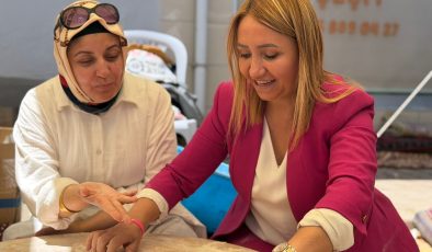 BAŞKAN TEKİN KENDİ ELLERİYLE GÖZLEME AÇTI