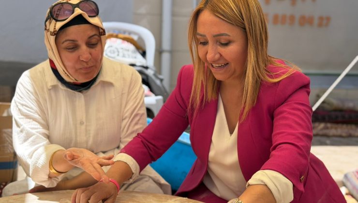 BAŞKAN TEKİN KENDİ ELLERİYLE GÖZLEME AÇTI