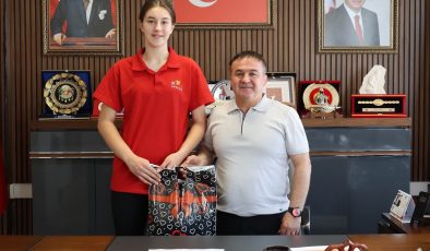 BİLECİKLİ SPORCU TVF SPOR LİSESİ’Nİ KAZANDI