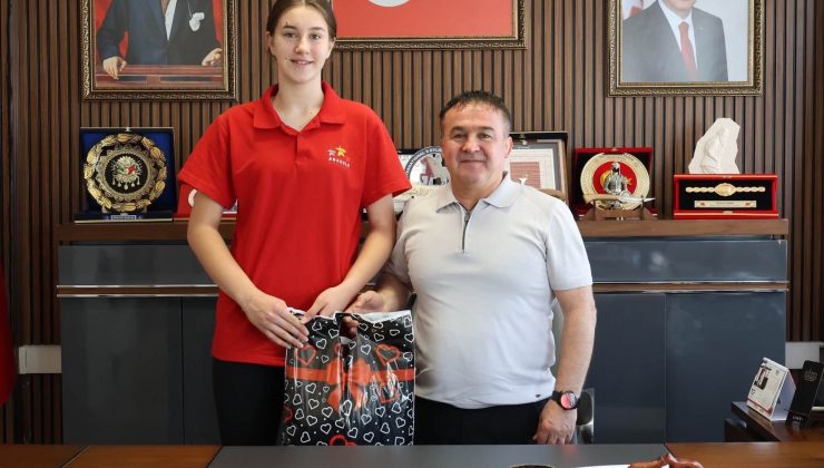 BİLECİKLİ SPORCU TVF SPOR LİSESİ’Nİ KAZANDI