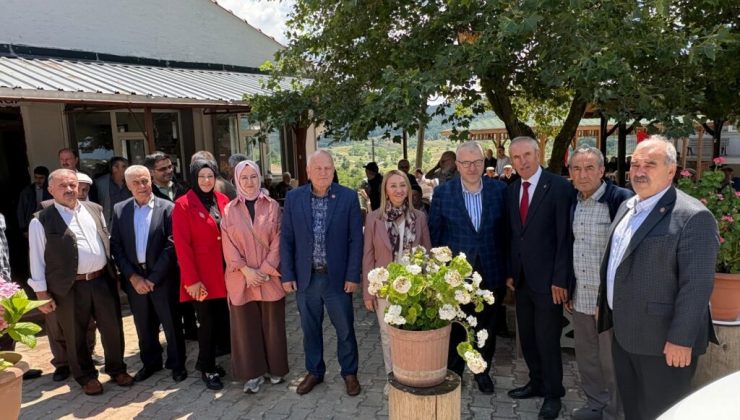 Bozcaarmut Köyü’nde Birlik ve Beraberlik Buluşması: 3 Bin Kişi Hayır Sofrasında Bir Araya Geldi