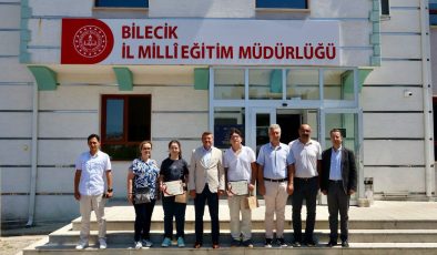 LGS’DE DERECEYE GİREN ÖĞRENCİLER ÖDÜLLENDİRİLDİ