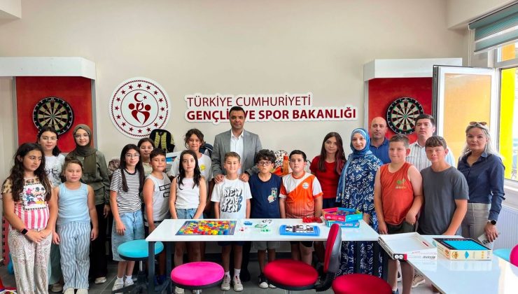 KAYMAKAM YAYABAŞI, GENÇLERLE BİR ARAYA GELDİ