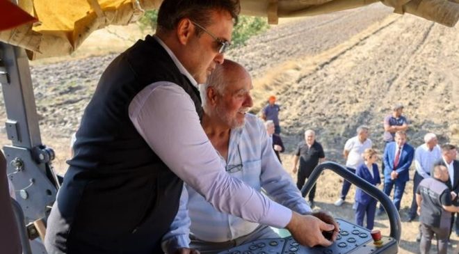 40 KİLOMETRELİK SICAK ASFALT ÇALIŞMASI TAMAMLANDI