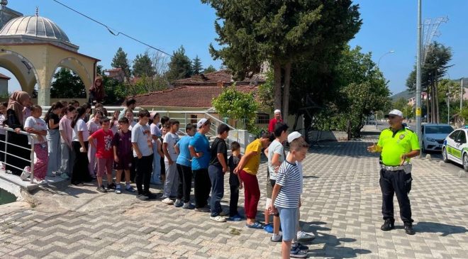 BİLECİK’TE ÇOCUKLAR TRAFİK DEDEKTİFİ OLDU