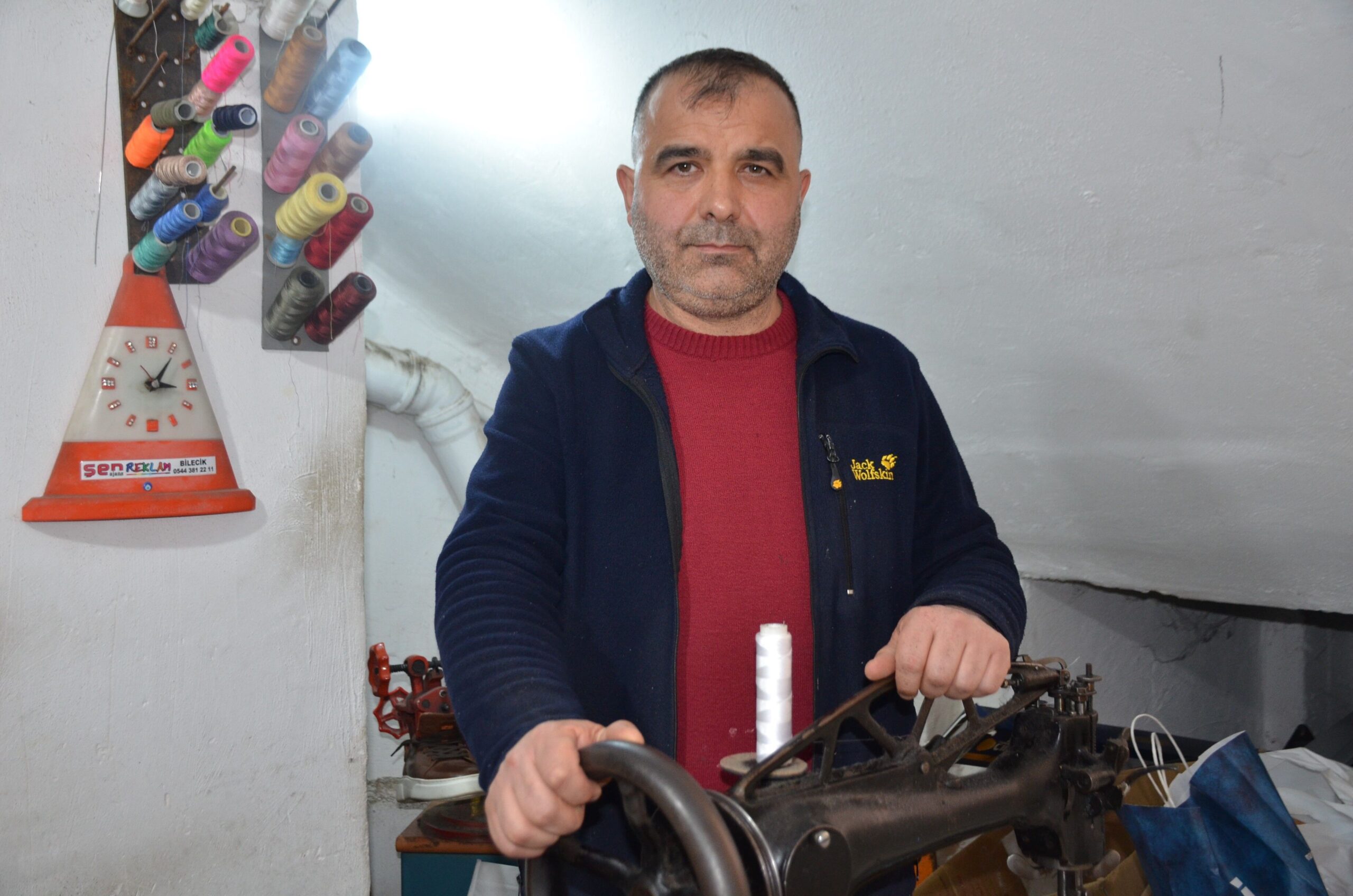 BABASINDAN MİRAS KALAN MESLEĞİ 26 YILDIR SÜRDÜRÜYOR