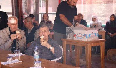 HUZUREVİ SAKİNLERİNE DONDURMA SÜRPRİZİ